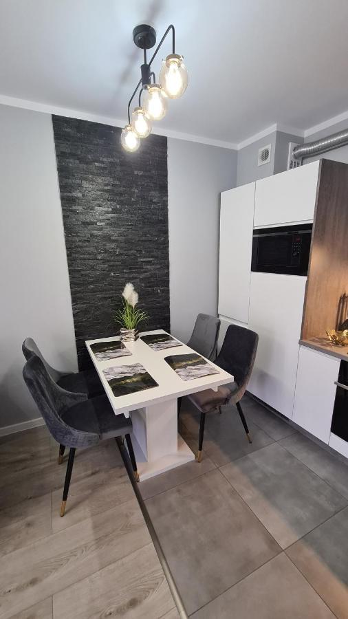 Apartament Deluxe 3 ออชเวียนชิม ภายนอก รูปภาพ