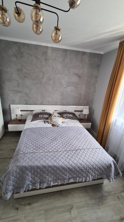 Apartament Deluxe 3 ออชเวียนชิม ภายนอก รูปภาพ