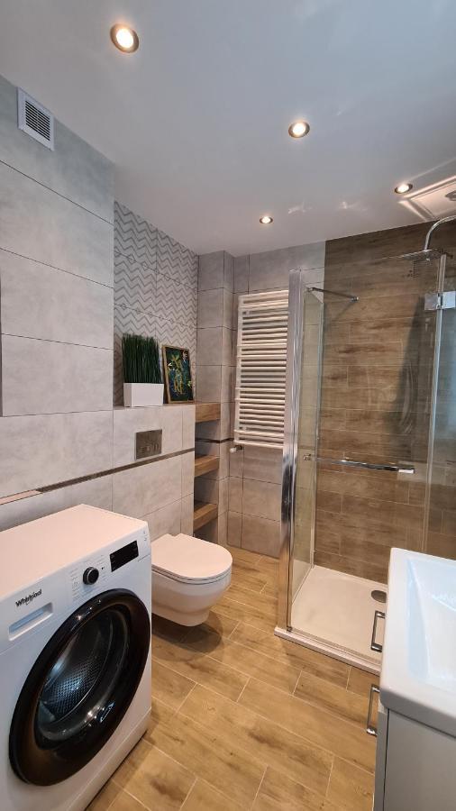Apartament Deluxe 3 ออชเวียนชิม ภายนอก รูปภาพ