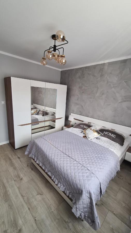 Apartament Deluxe 3 ออชเวียนชิม ภายนอก รูปภาพ