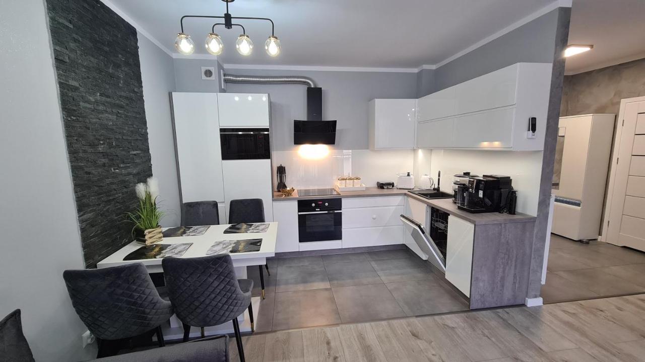 Apartament Deluxe 3 ออชเวียนชิม ภายนอก รูปภาพ