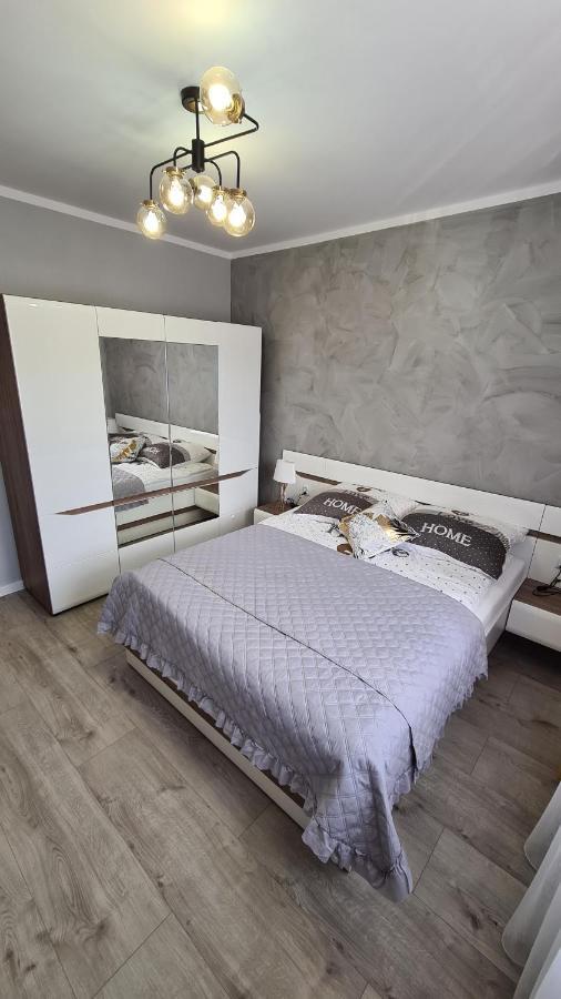 Apartament Deluxe 3 ออชเวียนชิม ภายนอก รูปภาพ